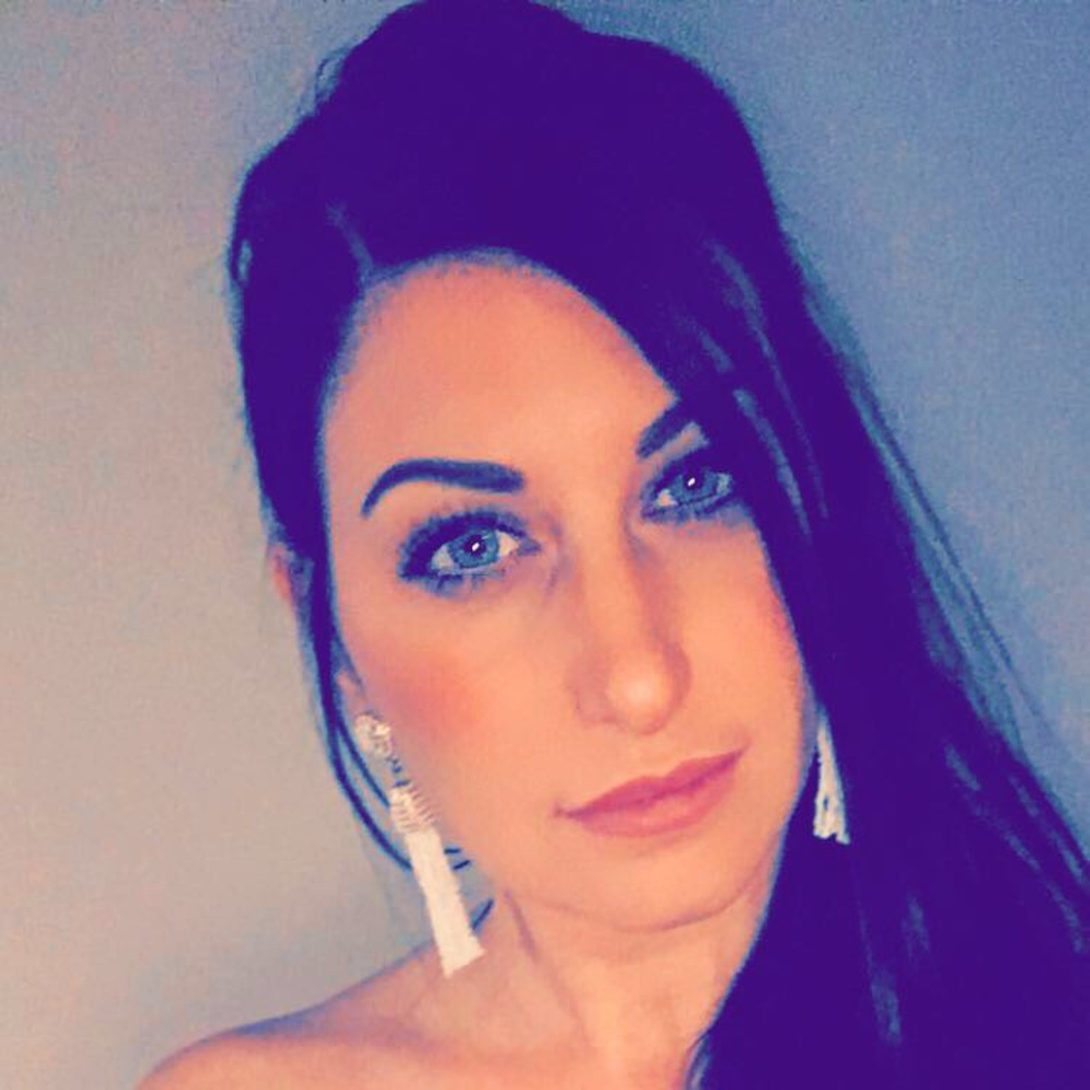 Meet your Posher, Danielle